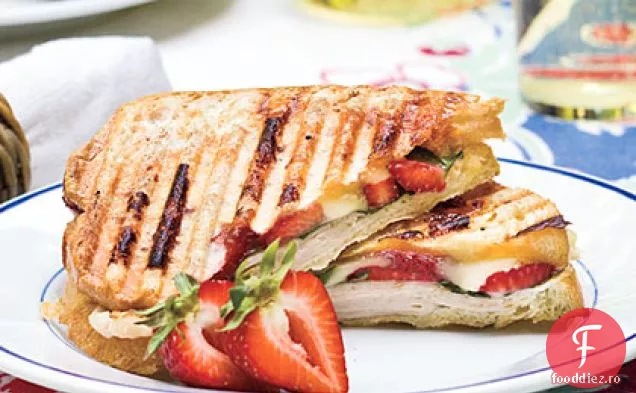Căpșuni-Curcan-Brie Panini