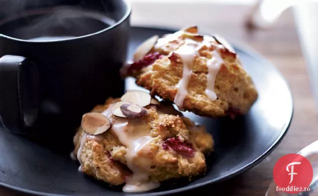 Scones De Căpșuni-Migdale