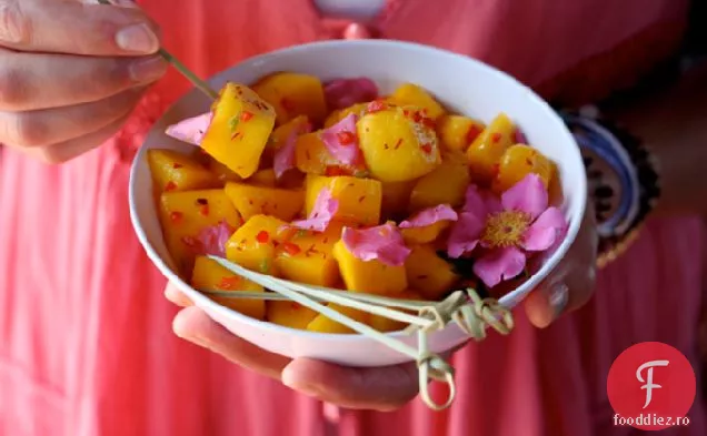 Mango Marinat Cu Petale De Trandafir
