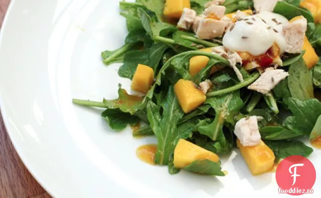 Salată Prăjită De Pui Și Curry De Mango Cu Iaurt