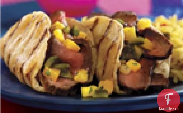 Tacos cu friptură la grătar cu Salsa Poblano-mango