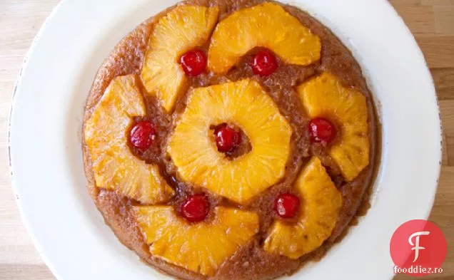 Tort cu ananas cu susul în jos