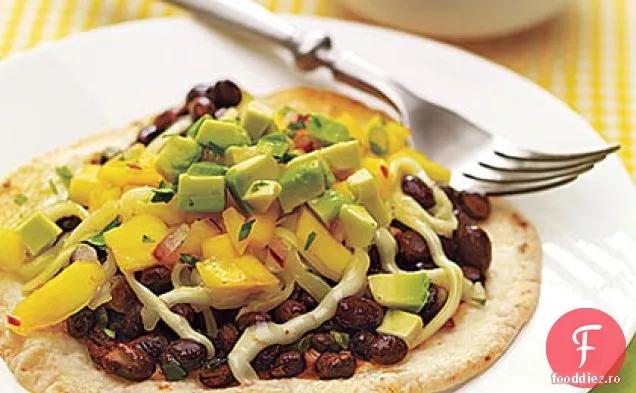 Tostadas de fasole neagră și Mango