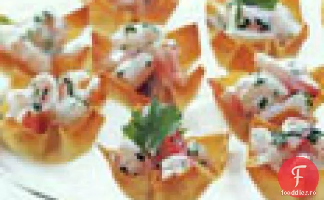 Salată de creveți Mango-Curry în cupe Wonton