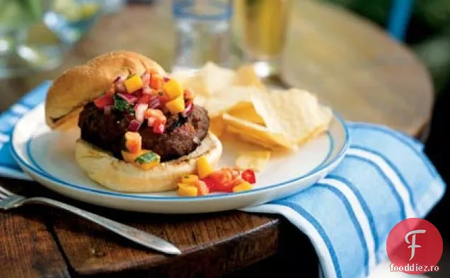 Burgeri Jamaicani de curcan cu Papaya-salsa de Mango
