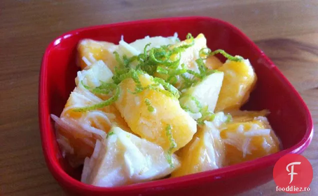 Salată De Mango De Mere Cu Pansament De Var De Ghimbir