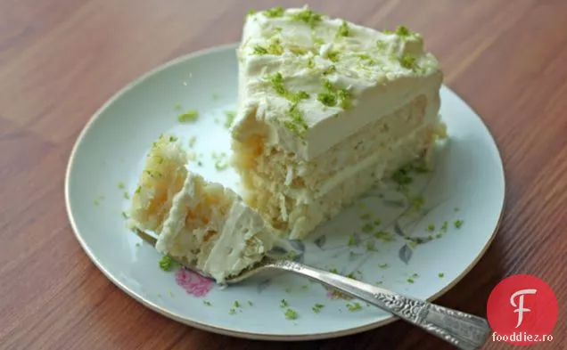 Tort De Tei De Nucă De Cocos Cu Glazură De Brânză Cremă De Ciocolată Albă