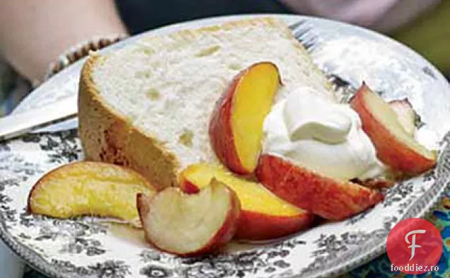 Tort de mâncare înger al străbunicii Pearl cu piersici