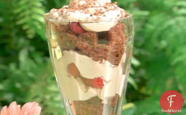Tort de mâncare cu înger de ciocolată și Parfait de zmeură