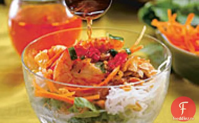 Salată vietnameză de tăiței cu creveți de lămâie
