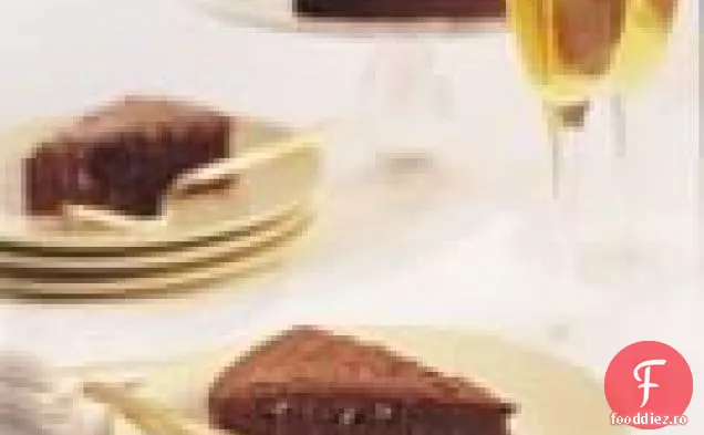 Tort Mocha cu sos condimentat cu Caramel