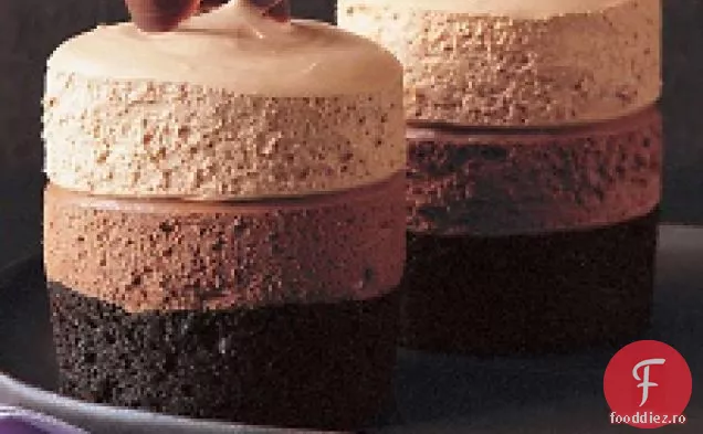 Tort cu mousse de ciocolată triplă