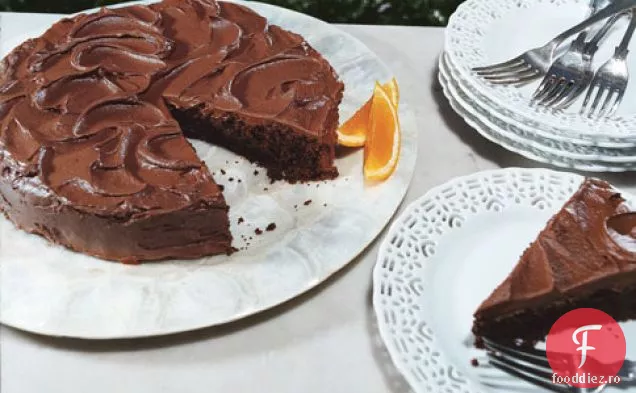 Tort de ciocolată cu glazură de ciocolată-portocală