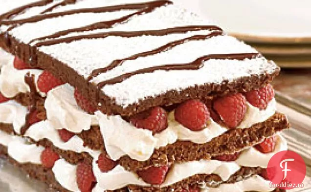 Tort Cu Strat De Ciocolata Souffl Cu Crema De Mascarpone Si Zmeura