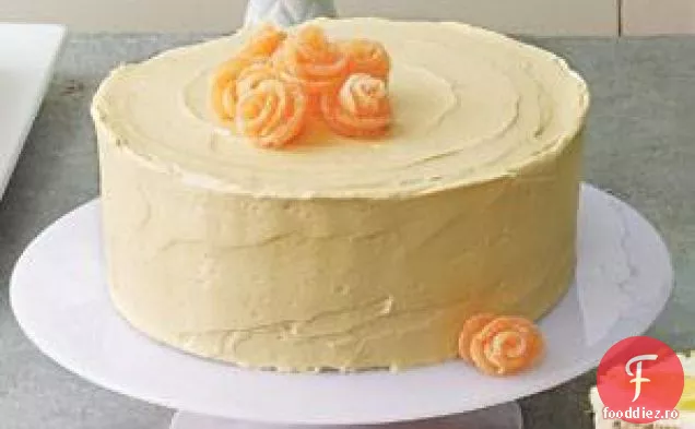 Tort De Ciocolată Cu Glazură De Caramel Și Trandafiri Gumdrop