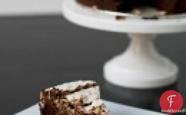 Tort De Bezea Cu Ciocolată Și Alune