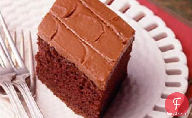 Tort De Ciocolată Cu Cremă De Unt De Ciocolată