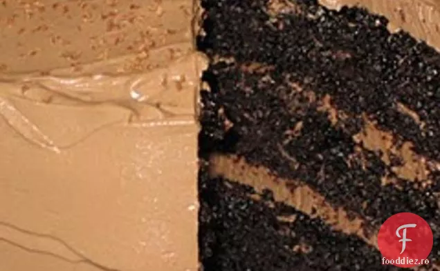 Tort Cu Cremă De Ciocolată Cu Trei Straturi