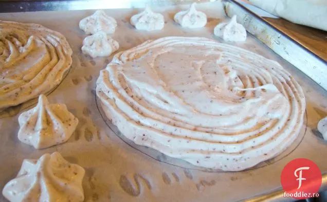 Tort De Sărbătoare Cu Ciocolată Cu Bezea Pecan