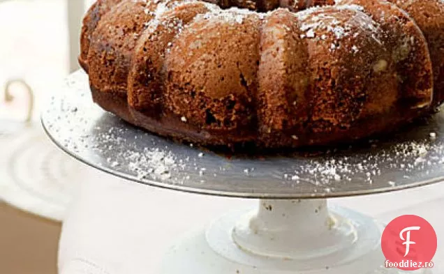 Decadent Dublu-Ciocolata Bundt Tort