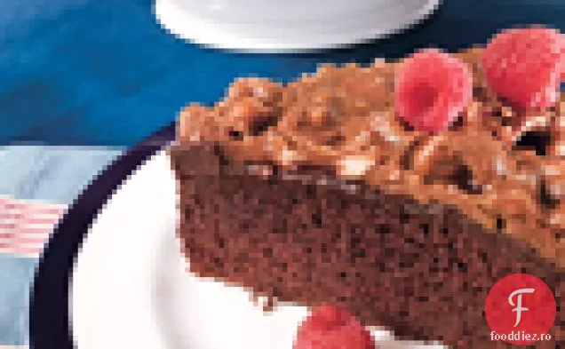Tort de ciocolată cu Ganache și Topping de Praline