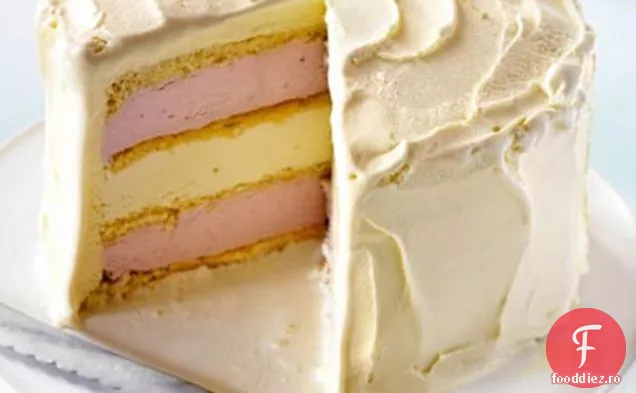 Tort de înghețată cu ciocolată albă și căpșuni