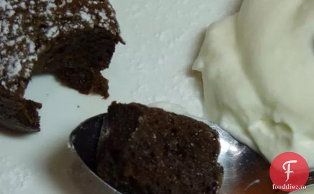 Tort De Banane Cu Ciocolată Caldă Și Moale