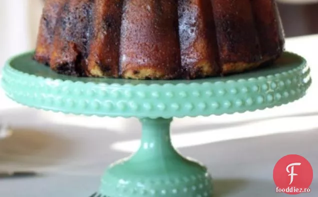 Tort Bundt De Melasă Pecan Cu Glazură Bourbon