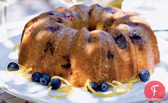Tort Bundt Cu Semințe De Mac Cu Lămâie-Afine Glazurate