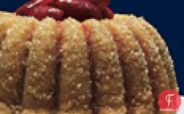 Smântână dublă cu ghimbir și tort Bundt cu căpșuni infuzate cu ghimbir