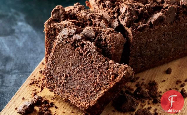 Tort de cacao-morcov cu Crumble de cacao
