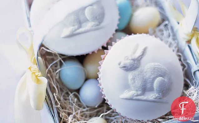 Cupcakes cu tort de morcovi cu glazură de brânză cremă