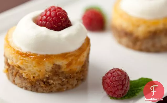 Mini Cheesecakes Cu Migdale De Miere Cu Zmeură