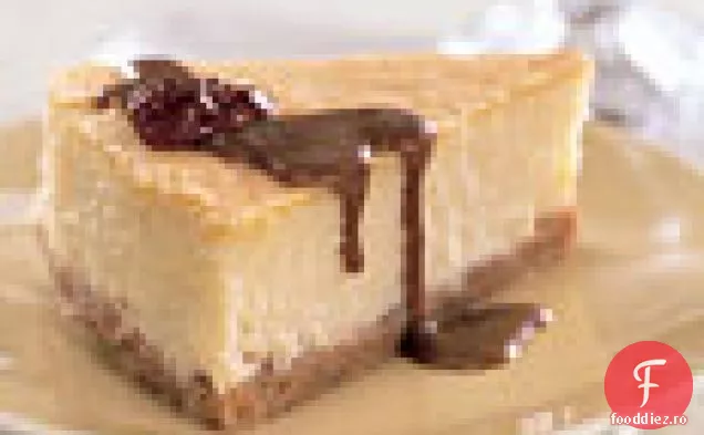 Cheesecake Mascarpone cu nuci pecan confiate și sos Dulce de leche