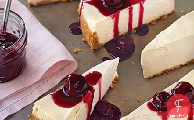 Cheesecake cu vanilie cu Topping de cireșe