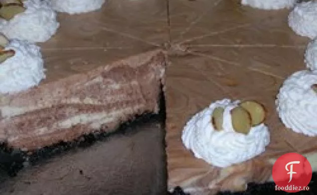 Cheesecake De Marmură Cu Migdale De Ciocolată