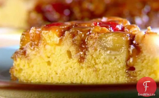 Tort De Pâine De Porumb Cu Susul În Jos