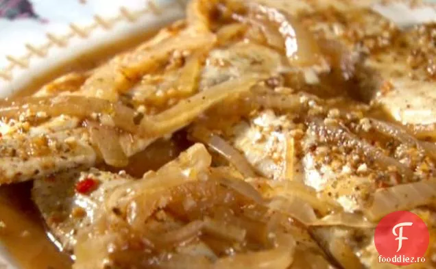 Snapper Braconat cu citrice cu salată de fasole neagră