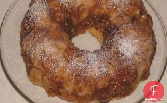 Tort de cafea cu pere și mere cu Topping de nucă