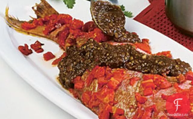 Snapper Întreg Prăjit Cu Tamarind