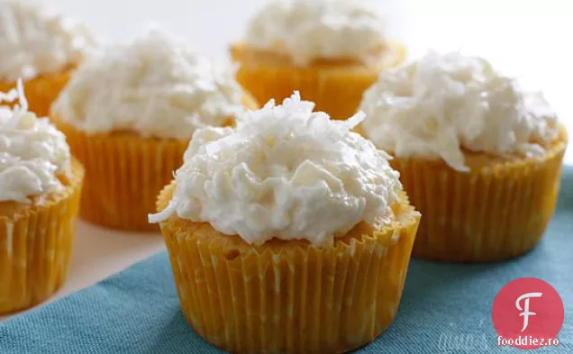 Pi Ciucura Colada Cupcakes
