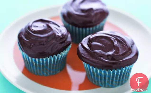 Secret-Ingredient Devil ' s Food Cupcakes