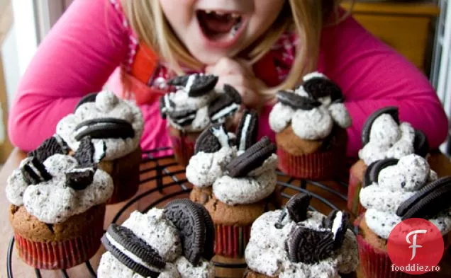 Prăjituri Și Cupcakes Oreo Cu Cremă De Ciocolată
