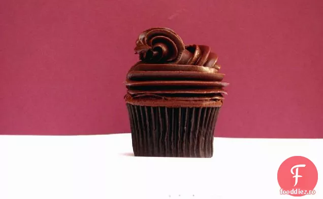 Cupcakes Cu Ciocolată Neagră Cu Ganache Chambord De Ciocolată