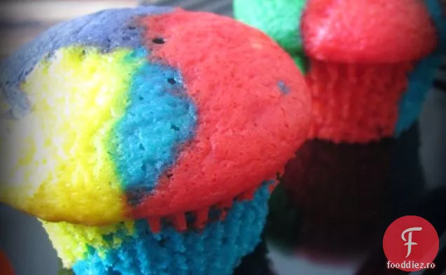 Cupcakes Strălucitoare Curcubeu