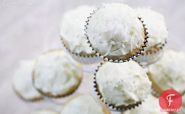 Cupcakes Cu Nucă De Cocos Cu Glazură De Brânză Cremă De Nucă De Cocos