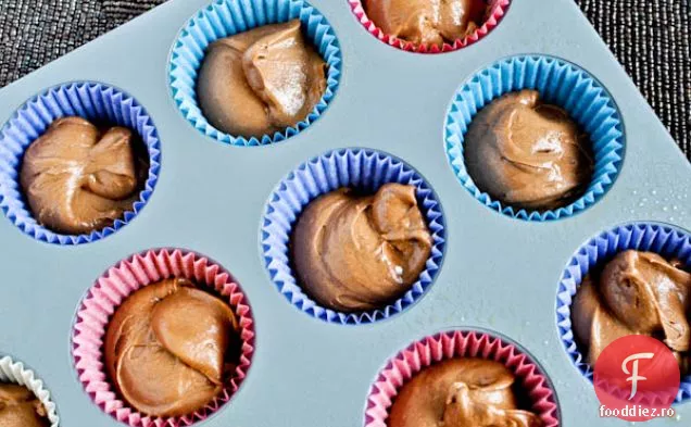 Cupcakes Brownie Fudgey Cu Glazură Albă Pufoasă