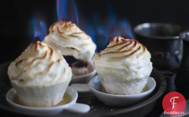 Cupcakes De Alaska Coapte În Flăcări