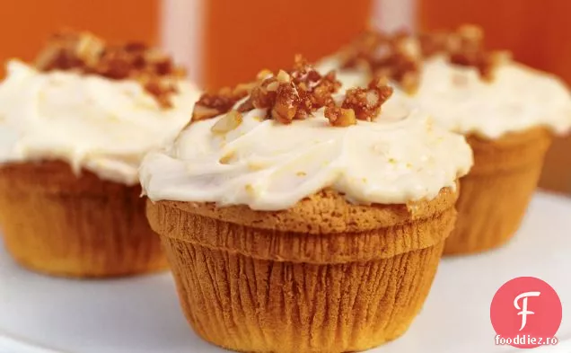 Cupcakes portocalii cu Crackle de nuci de Macadamia