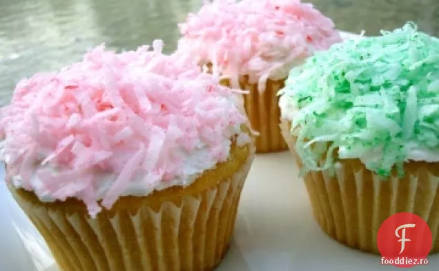 Cupcakes Pufoase Cu Nucă De Cocos